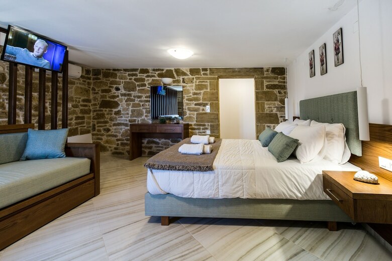 Aparthotel Agarathos Homes