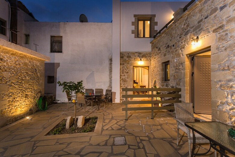 Aparthotel Agarathos Homes