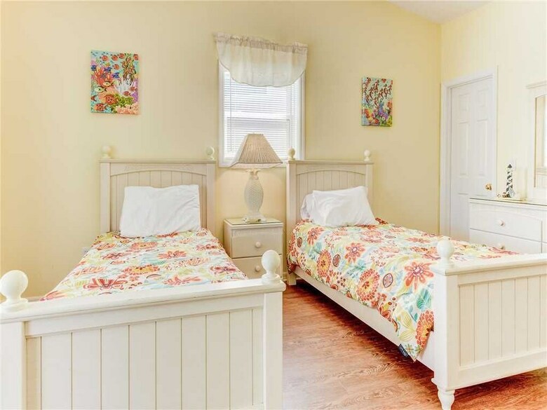 Ocean Walk, 2 Bedrooms, Sleeps 6, Ocean Views, New Pool