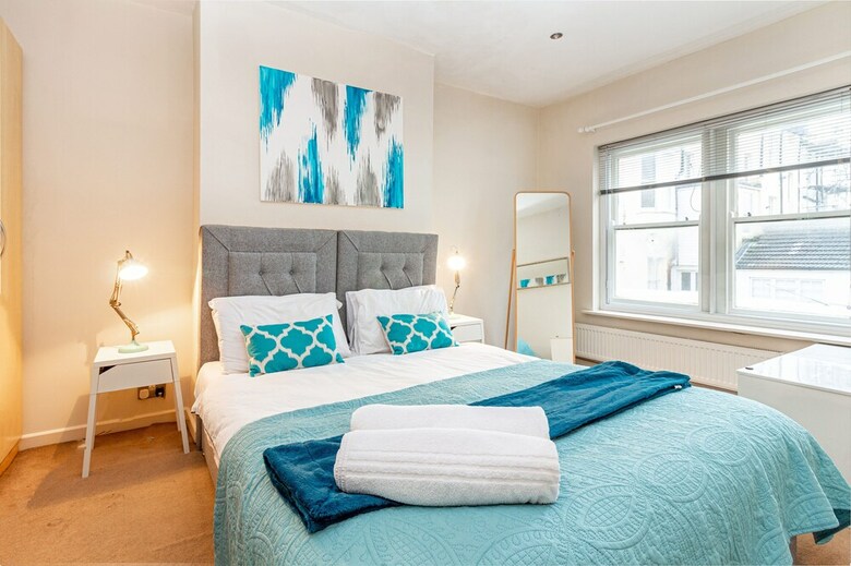 2 Bedroom Apartment Norfolk Square Guest Homes