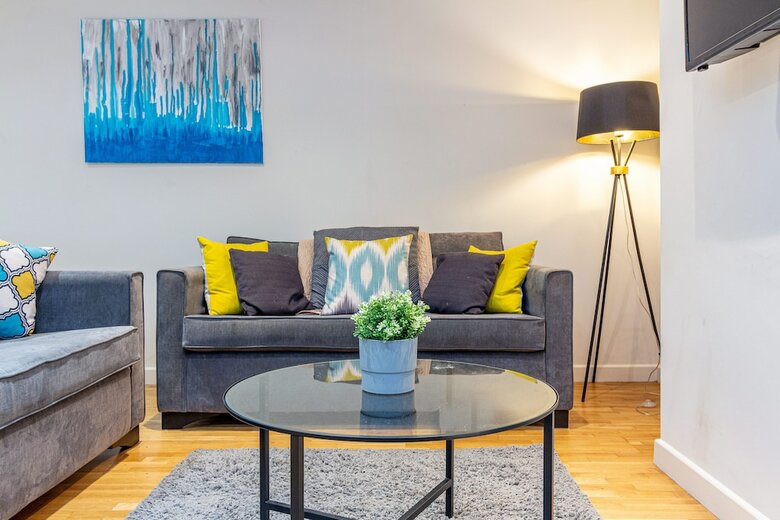 2 Bedroom Apartment Norfolk Square Guest Homes