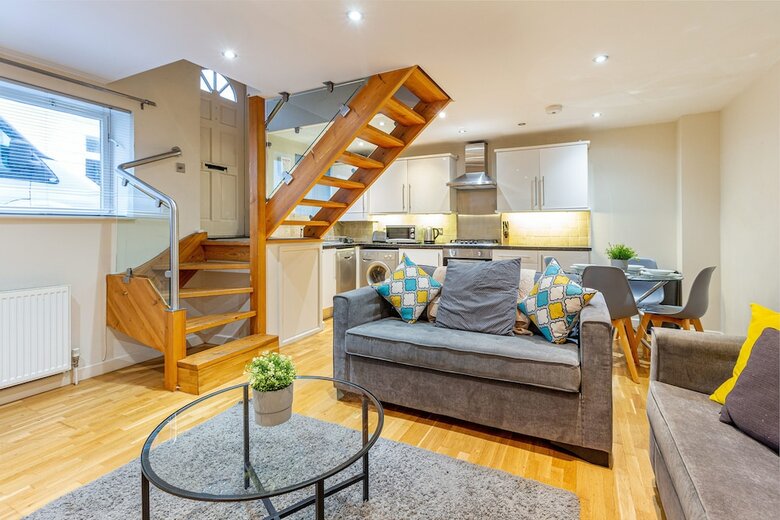 2 Bedroom Apartment Norfolk Square Guest Homes