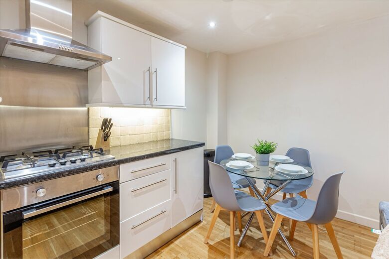 2 Bedroom Apartment Norfolk Square Guest Homes
