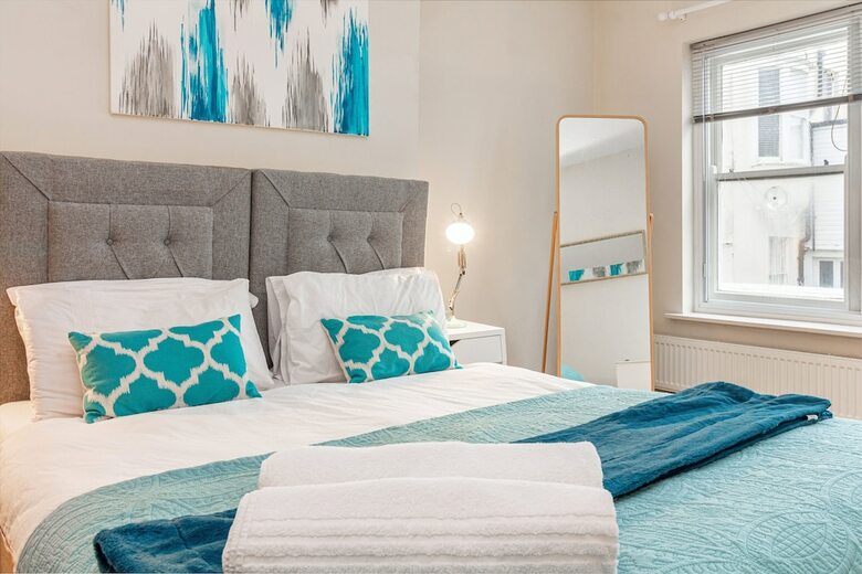 2 Bedroom Apartment Norfolk Square Guest Homes