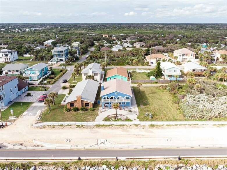 Island Retreat Lower A, Beach Front, 2 Bedrooms, Sleeps 6