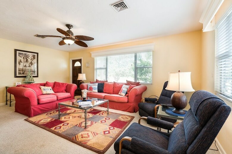 Poco Place, 2 Bedrooms, Wifi, 2 Blocks To Beach, Sleeps 6