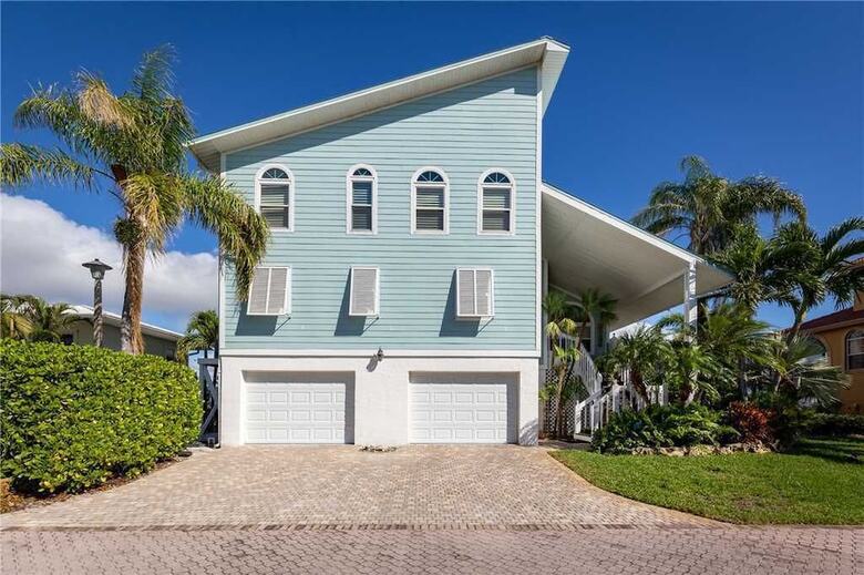 Blue Heaven, 3 Bedrooms, Bay Front, Private Pool, Pet Friendly, Sleeps 10