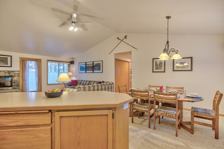 Coyote Lane By Village Properties At Sunriver