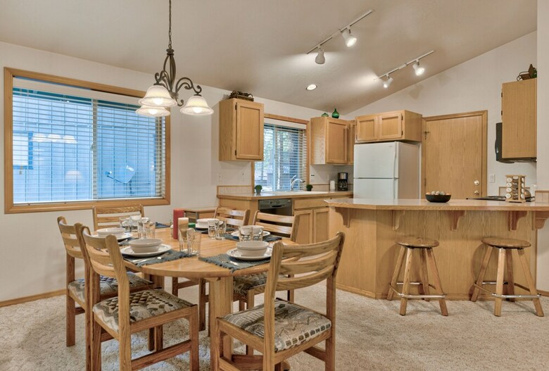Coyote Lane By Village Properties At Sunriver