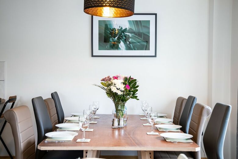 Modern Totnes House, Sleeps 8, 5 Mins Walk From Town
