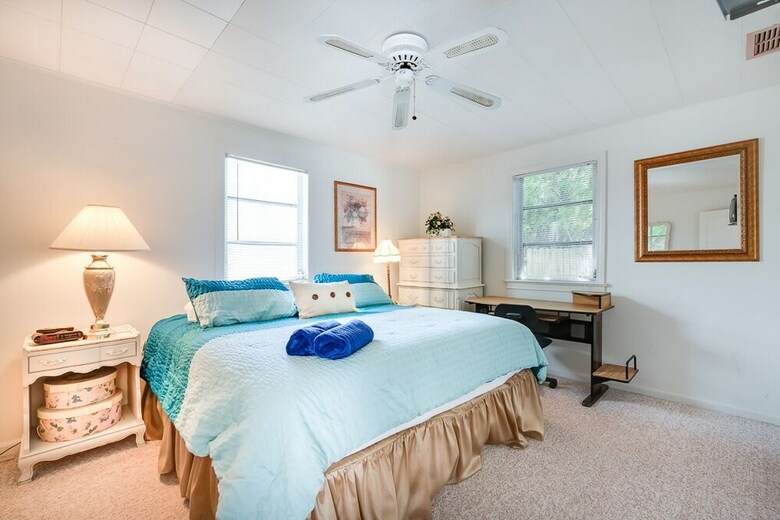 Albee Sunset Cottage, 2 Bedrooms, Pet Friendly, Wifi, Sleeps 8