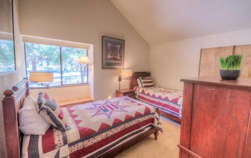 Towhee Lane 5 By Village Properties At Sunriver