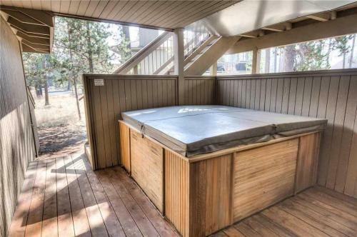 Warbler Lane 15 By Village Properties At Sunriver