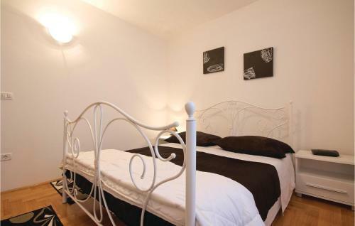 Holiday Home Pula 24