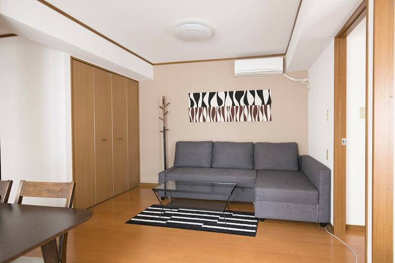 Hakata Apartment 8b