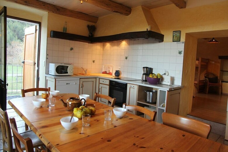 Belle Maison Grand Jardin (Maison Du Milieu)