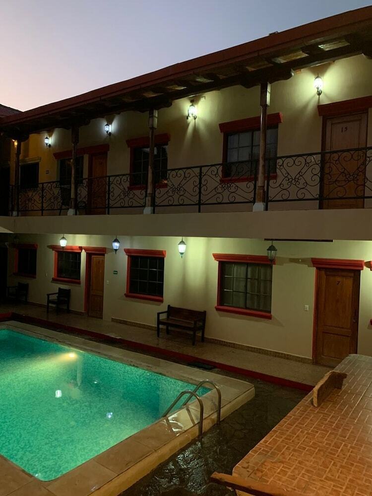 Hotel Renacer