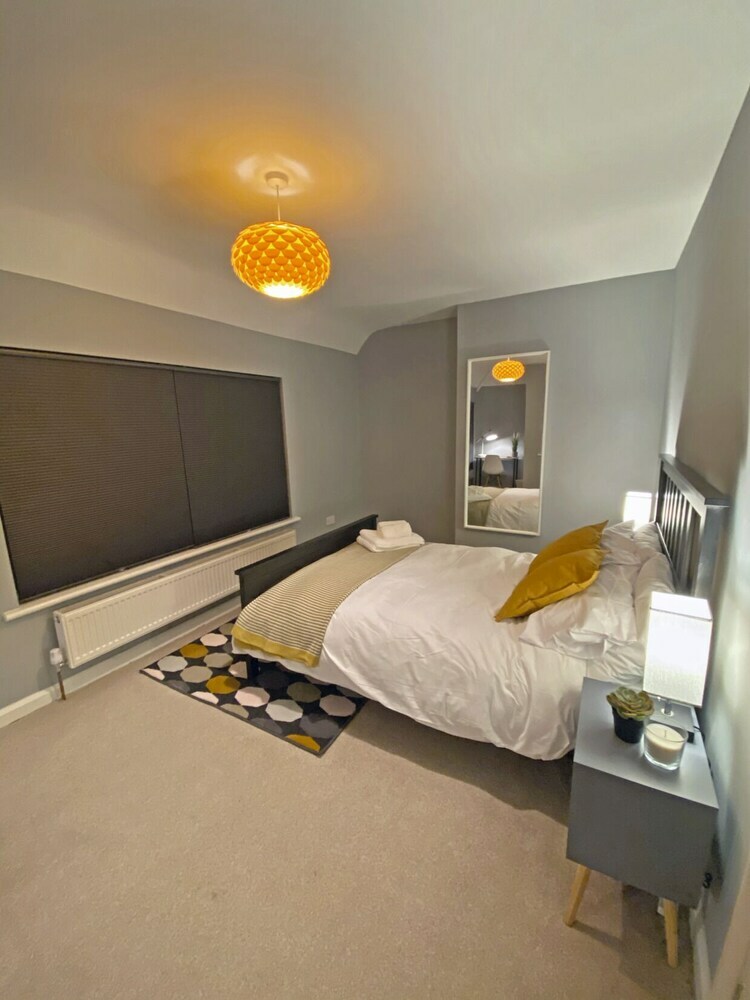 Simeon Suites By Eaa Homes
