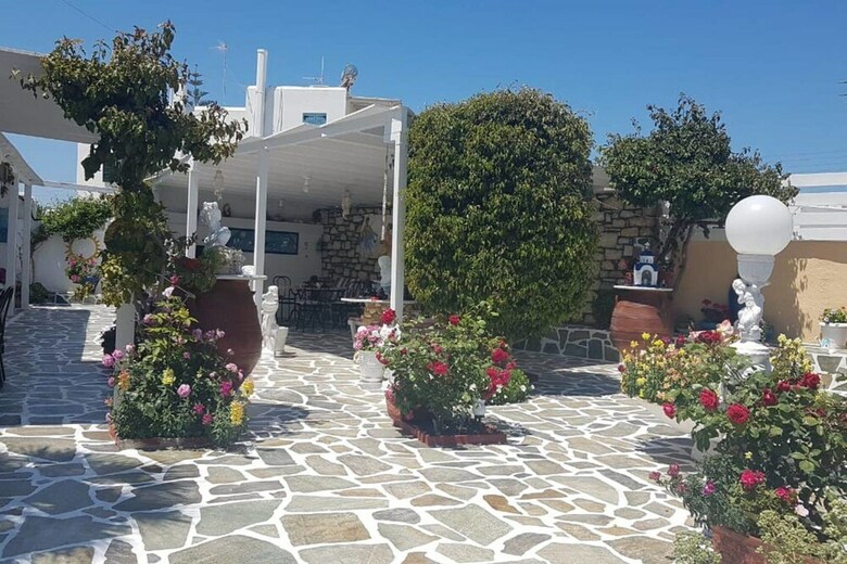 Ricos Two Bedroom Apartment - Naoussa Paros