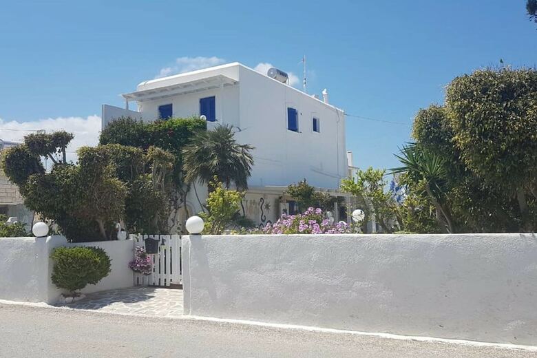 Ricos Two Bedroom Apartment - Naoussa Paros