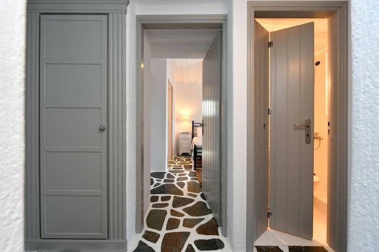 Santa Flora 3 Bedroom House Parikias Edge