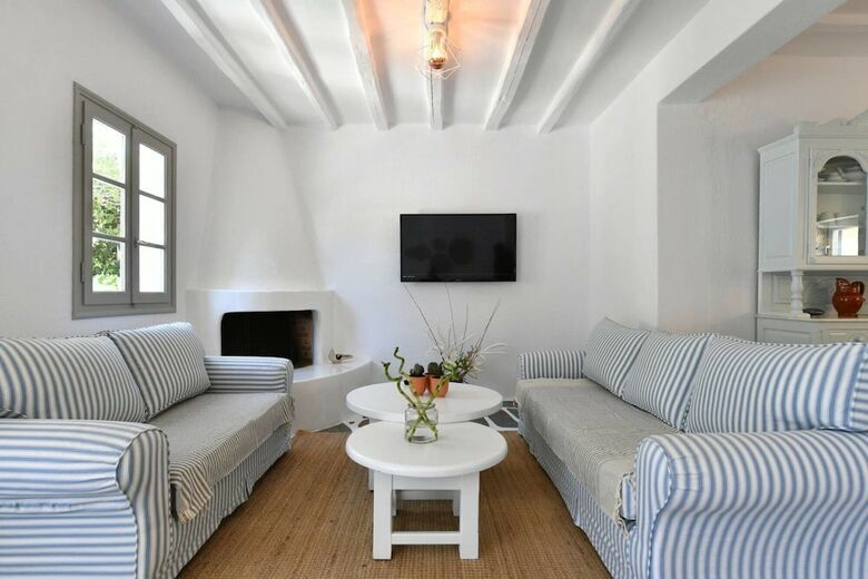 Santa Flora 3 Bedroom House Parikias Edge