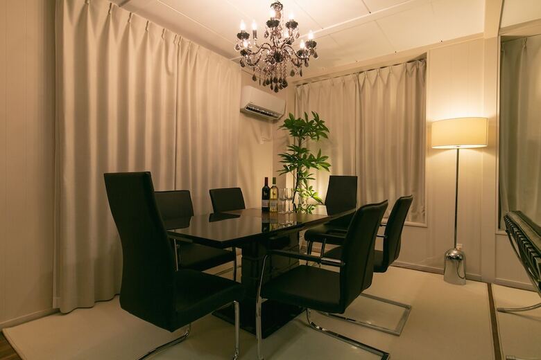 Infinity Hotel -aja-