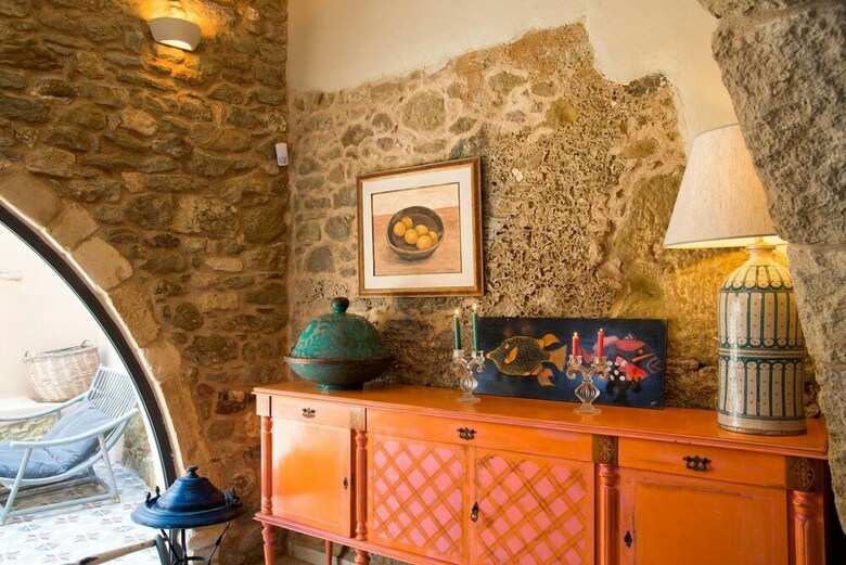 Joy: Artist's Stone House With Countryside Views