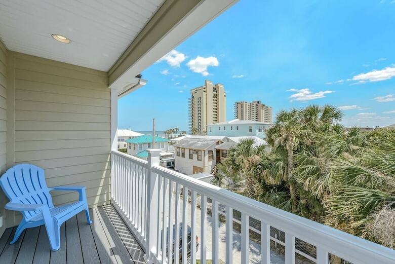 Villa Oceanside Paradise - Ultra-modern Beach Townhouse
