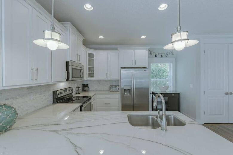 Villa Oceanside Paradise - Ultra-modern Beach Townhouse