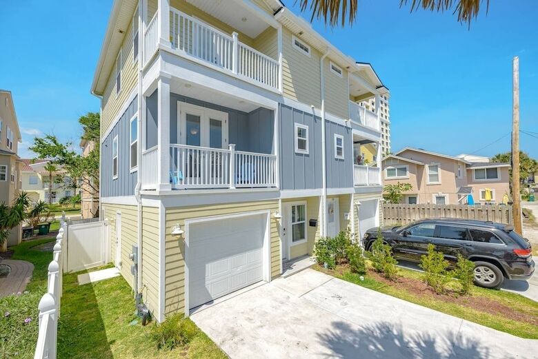 Villa Oceanside Paradise - Ultra-modern Beach Townhouse