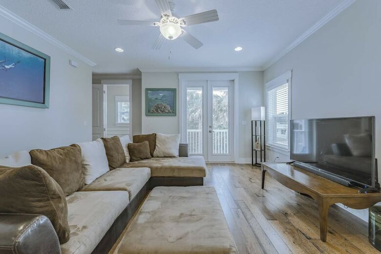 Villa Oceanside Paradise - Ultra-modern Beach Townhouse