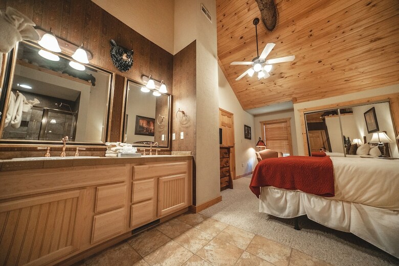 Cabins At Grand Mountain