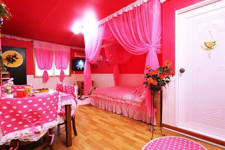 Apartamentos Red Post Box Pension