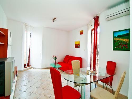 Apartment More 197
