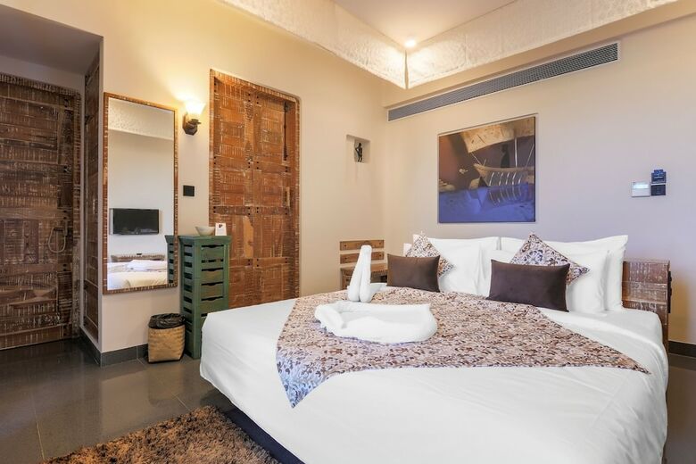 Hotel 3102bce