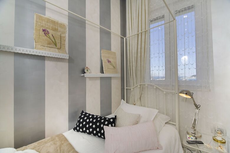 Central Station Art Apartment