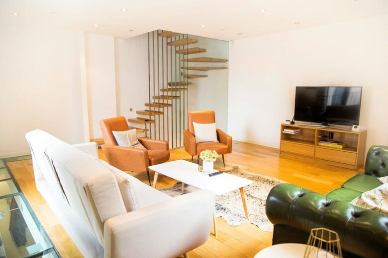 The Holborn Lights - Modern 3bdr Rooftop Terrace & Garage