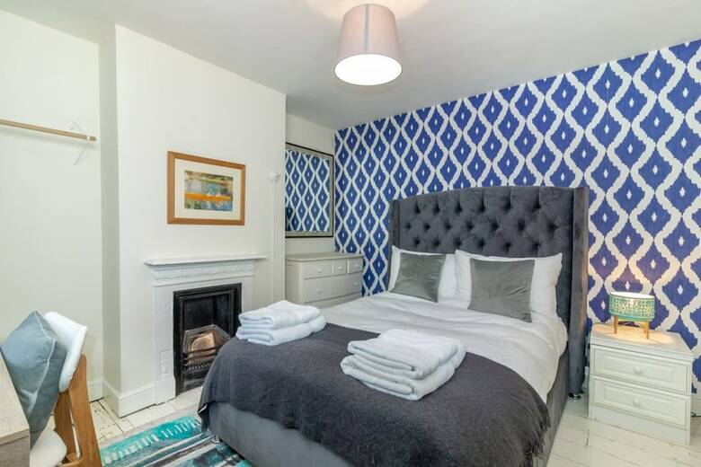 The River Cam Escape - 5bdr With Private Pond & Garden