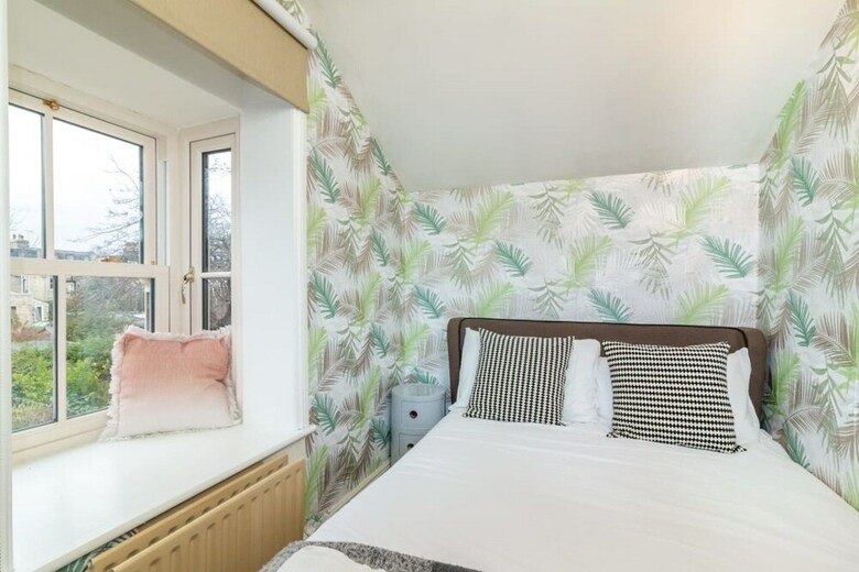 The River Cam Escape - 5bdr With Private Pond & Garden