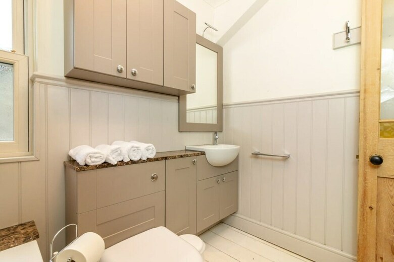 The River Cam Escape - 5bdr With Private Pond & Garden