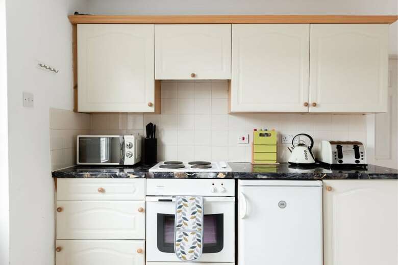 The Emmanuel Orchard - Central 4bdr Home With Parking