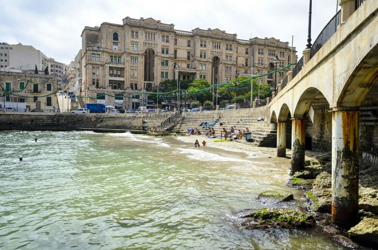 Getawaysmalta - Blue Waters 3-bedroom Apartment In Sliema