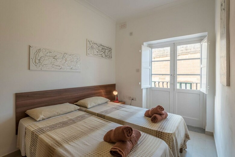 Getawaysmalta - Blue Waters 3-bedroom Apartment In Sliema