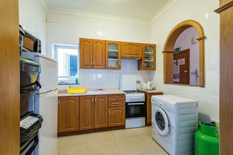 Getawaysmalta - Blue Waters 3-bedroom Apartment In Sliema