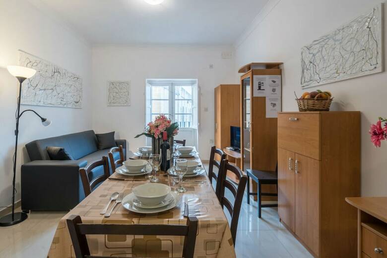 Getawaysmalta - Blue Waters 3-bedroom Apartment In Sliema