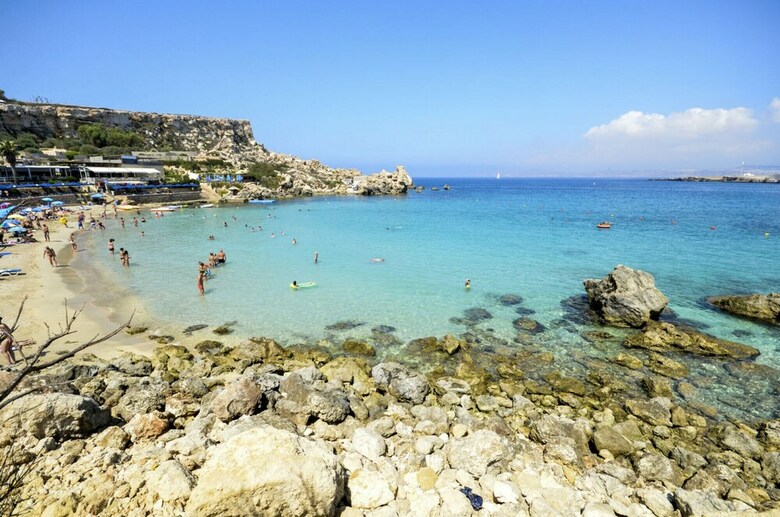 Getawaysmalta - Blue Waters 3-bedroom Apartment In Sliema