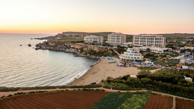 Getawaysmalta - Blue Waters 3-bedroom Apartment In Sliema