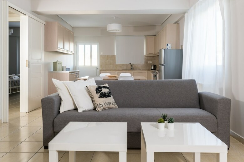 Elise Apartment Airport  By Airstay