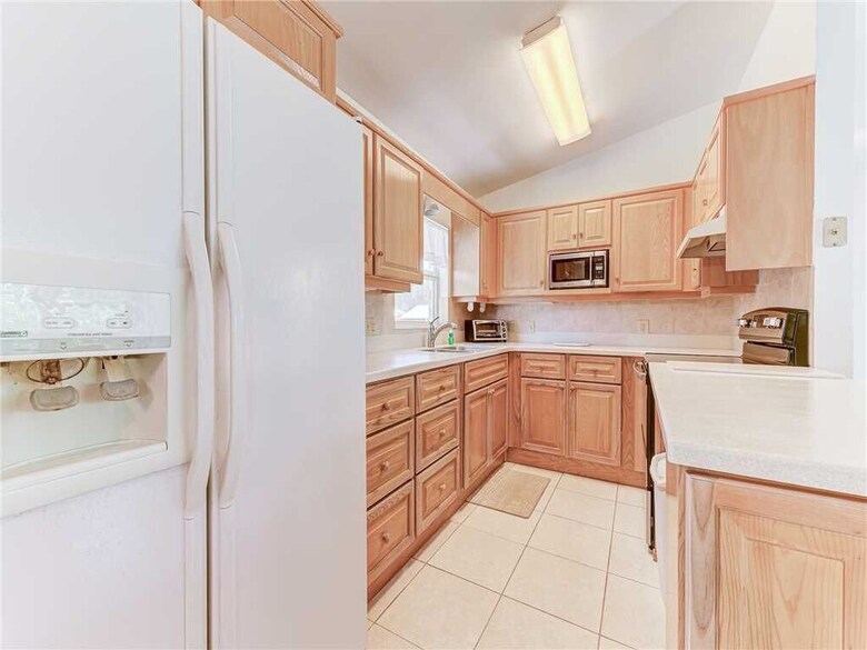 Mermaid Retreat, 2 Bedrooms, Canal Front, Sleeps 6